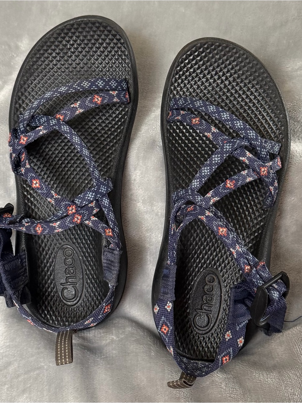 Chaco youth size 4 Navy dual adjustable Strap Sandals with Black Footbed